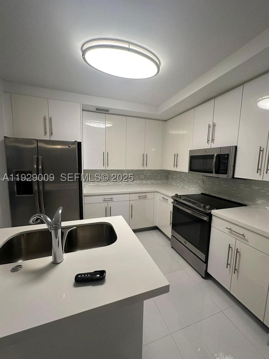 Real estate property located at 2651 212th Ter #400, Miami-dade, Weitzer Aventura Place Co, Miami, FL