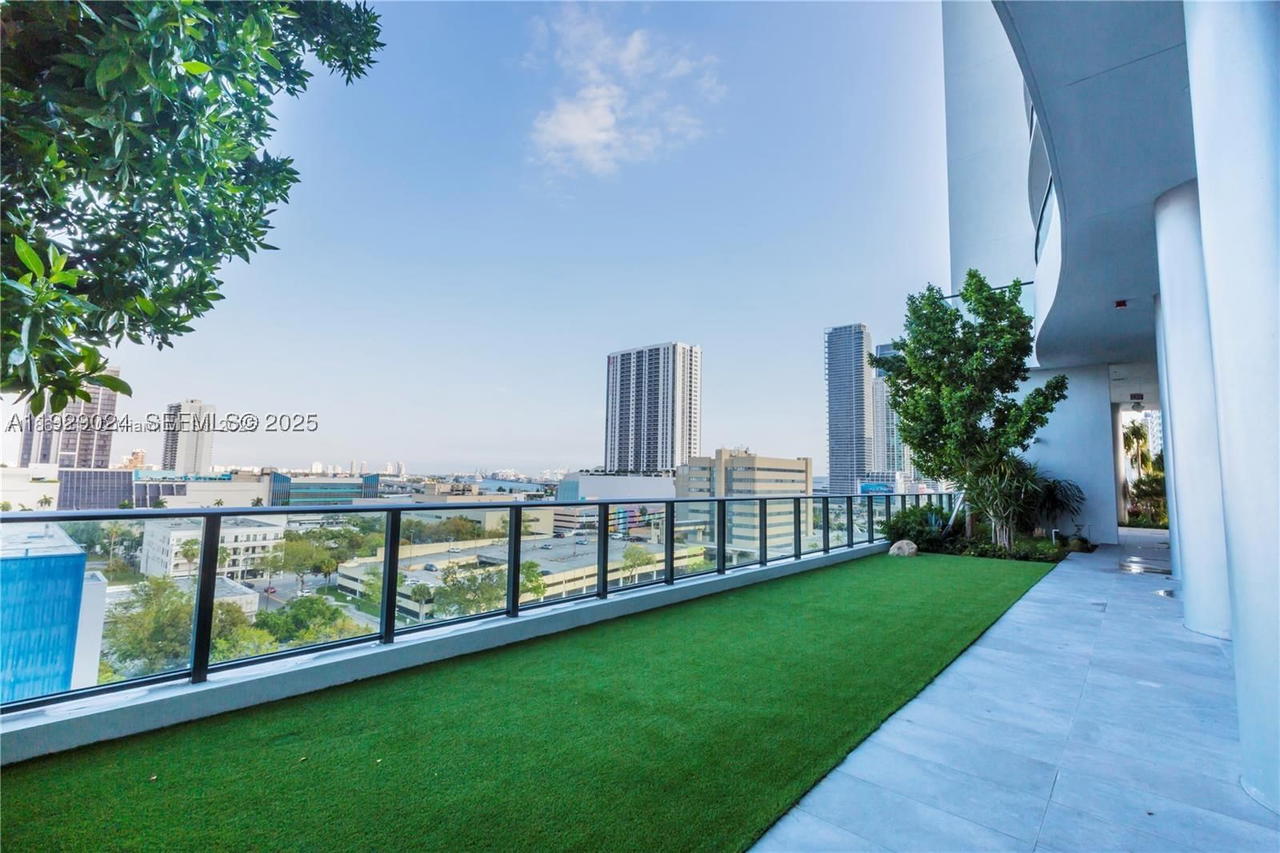 Real estate property located at 1600 1st Ave #3012, Miami-dade, Canvas Condo, Miami, FL