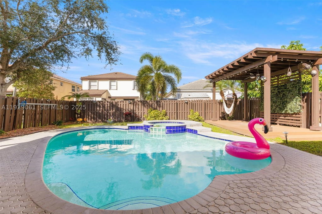 Real estate property located at 574 159th Ave, Broward, Towngate, Pembroke Pines, FL