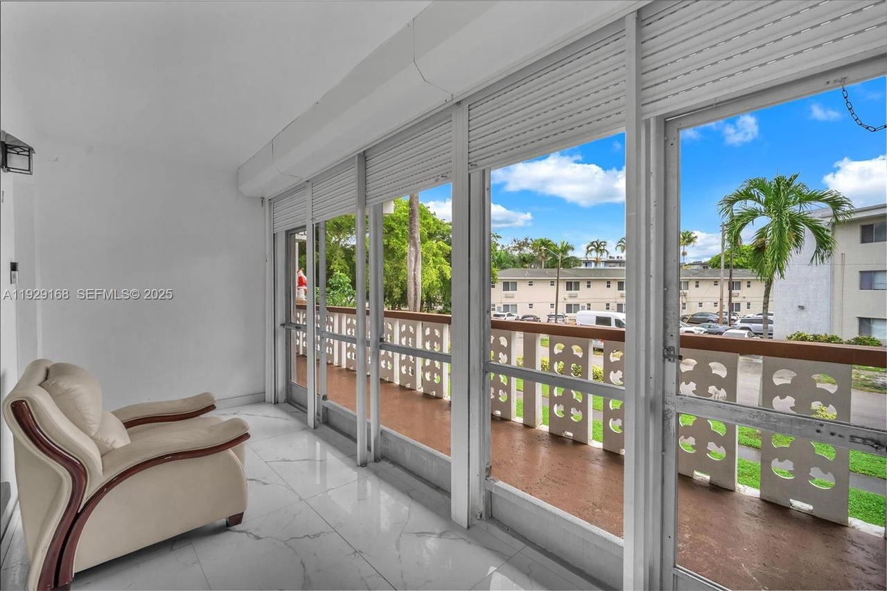 Real estate property located at 500 Luna Ct #7, Broward, Eastbrook Condominium Apt, Hollywood, FL