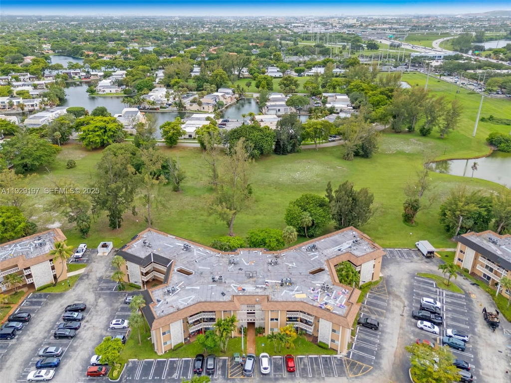 Real estate property located at 7430 Miami Lakes Dr E301, Miami-dade, Villas Of Miami Lakes Con, Miami Lakes, FL