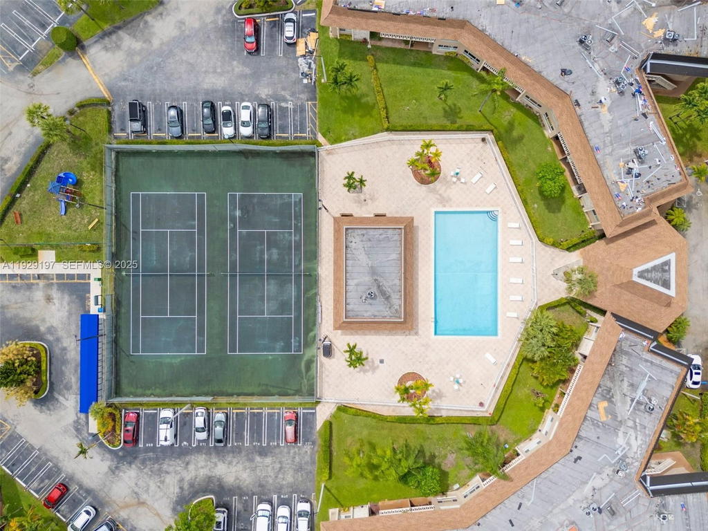Real estate property located at 7430 Miami Lakes Dr E301, Miami-dade, Villas Of Miami Lakes Con, Miami Lakes, FL