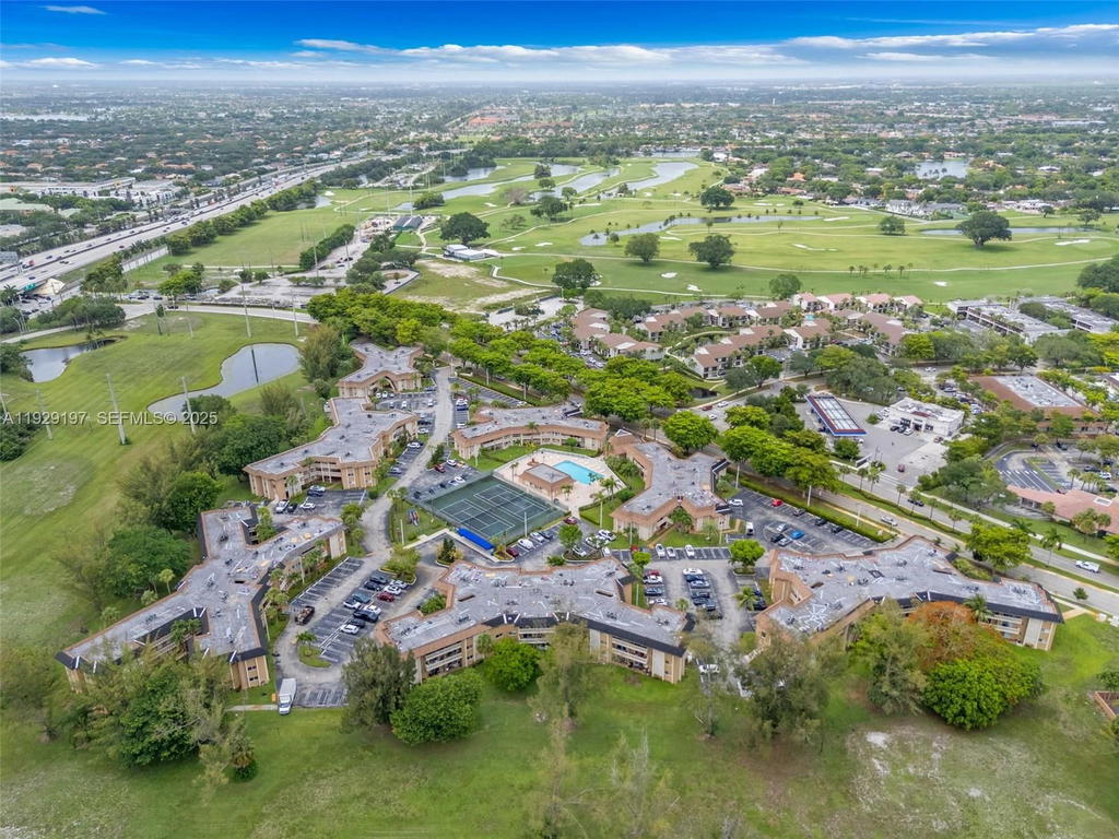 Real estate property located at 7430 Miami Lakes Dr E301, Miami-dade, Villas Of Miami Lakes Con, Miami Lakes, FL