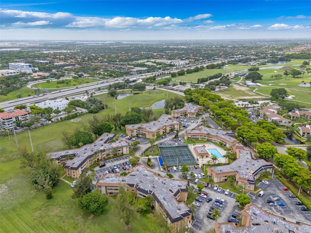 Real estate property located at 7430 Miami Lakes Dr E301, Miami-dade, Villas Of Miami Lakes Con, Miami Lakes, FL