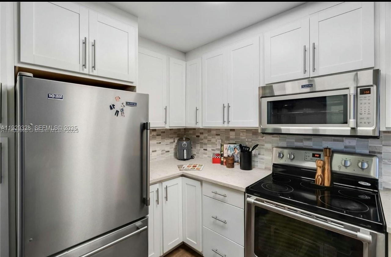 Real estate property located at 7173 Orange Dr #214B, Broward, Country Pines Condo, Davie, FL