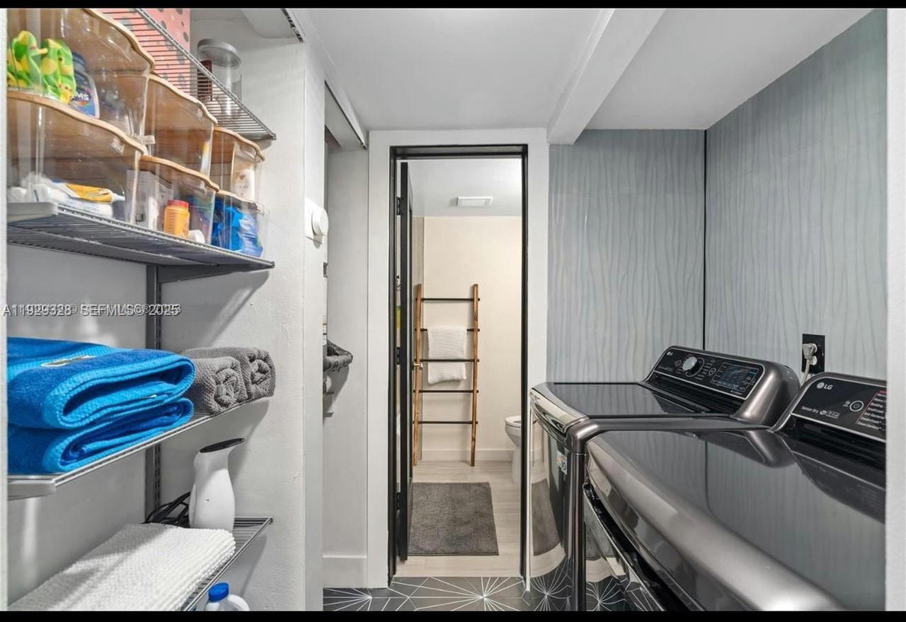 Real estate property located at 7173 Orange Dr #214B, Broward, Country Pines Condo, Davie, FL