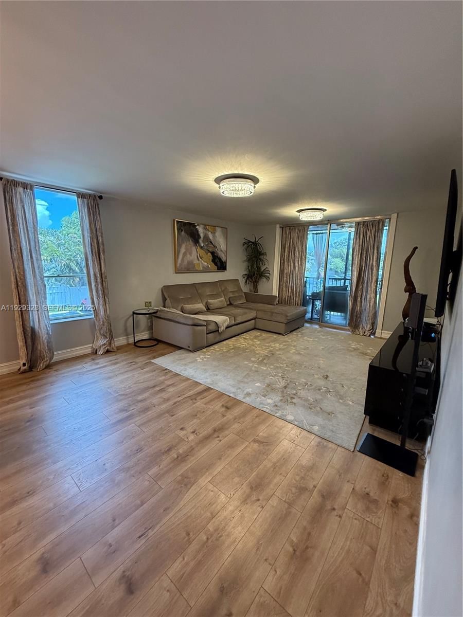 Real estate property located at 7173 Orange Dr #214B, Broward, Country Pines Condo, Davie, FL