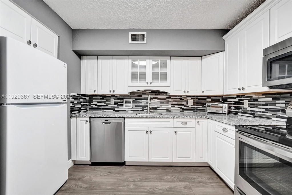 Real estate property located at 2818 46th Ave K287, Broward, Grandview At Emerald Hill, Hollywood, FL