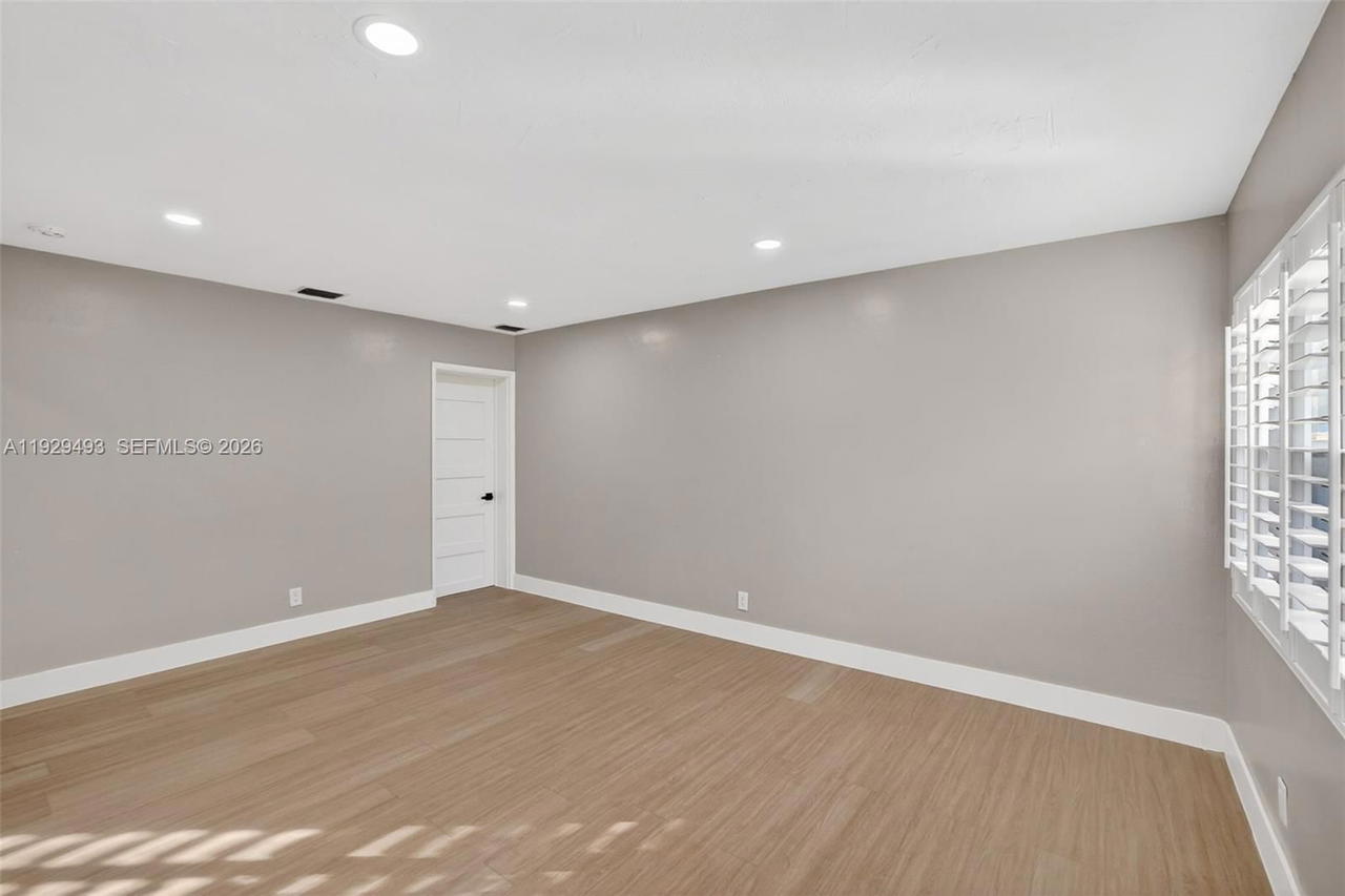 Real estate property located at 1015 17th Ct, Broward, Lauderdale Park 6-33 1/2, Fort Lauderdale, FL