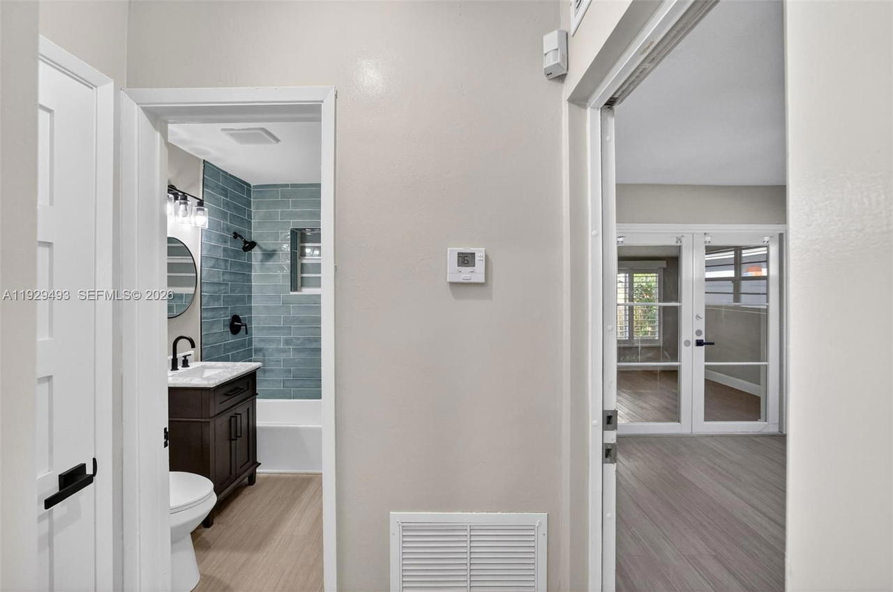 Real estate property located at 1015 17th Ct, Broward, Lauderdale Park 6-33 1/2, Fort Lauderdale, FL