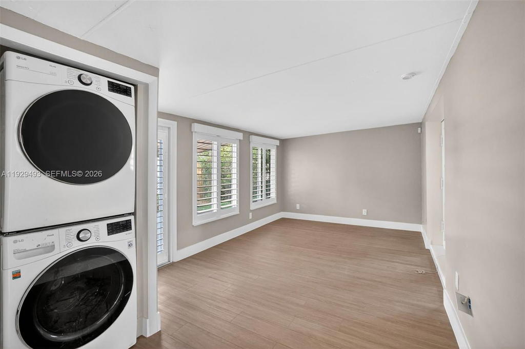 Real estate property located at 1015 17th Ct, Broward, Lauderdale Park 6-33 1/2, Fort Lauderdale, FL