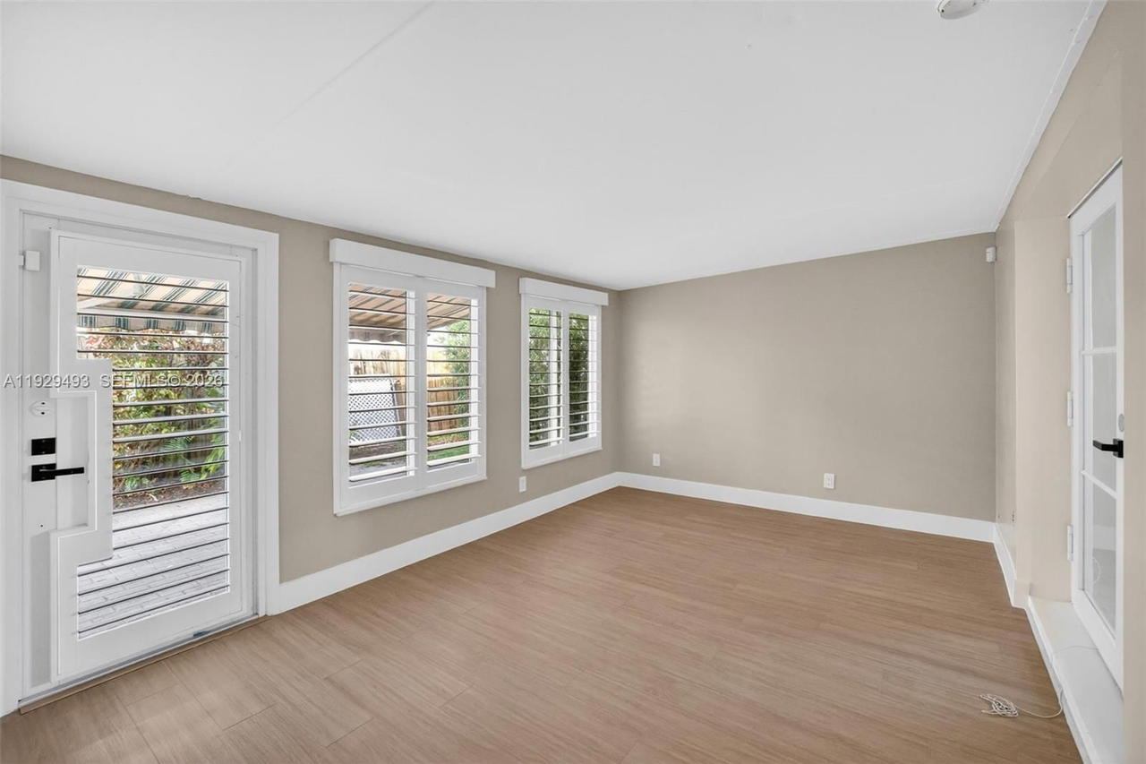 Real estate property located at 1015 17th Ct, Broward, Lauderdale Park 6-33 1/2, Fort Lauderdale, FL
