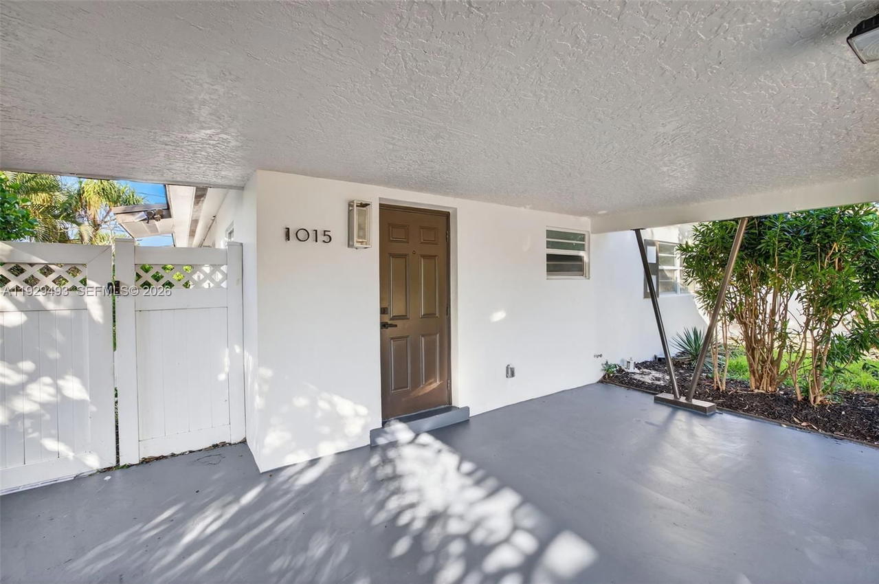 Real estate property located at 1015 17th Ct, Broward, Lauderdale Park 6-33 1/2, Fort Lauderdale, FL