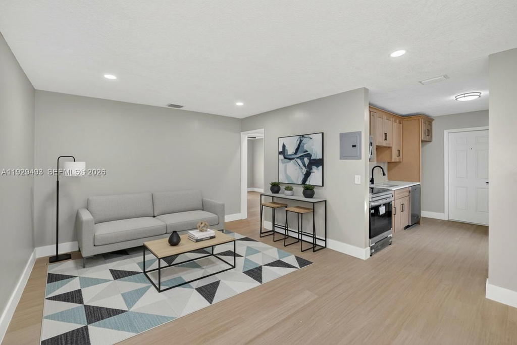 Real estate property located at 1015 17th Ct, Broward, Lauderdale Park 6-33 1/2, Fort Lauderdale, FL