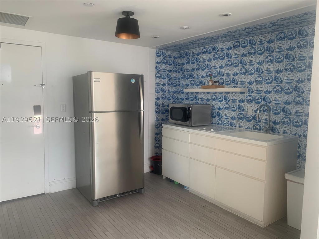 Real estate property located at 1100 West Ave PH 1601, Miami-dade, 1100 West Condo, Miami Beach, FL