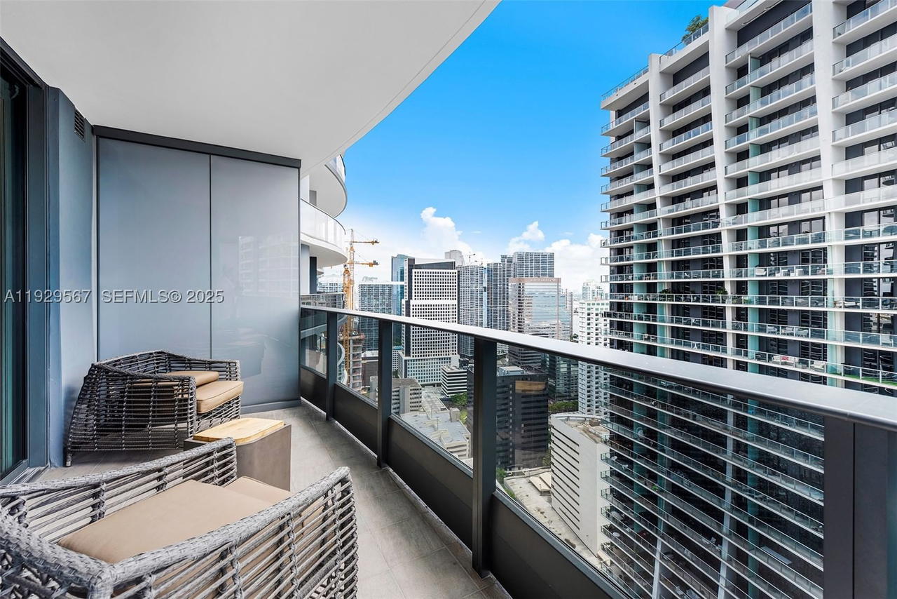 Real estate property located at 1000 Brickell Plz #4005, Miami-dade, Brickell Flatiron Condo, Miami, FL