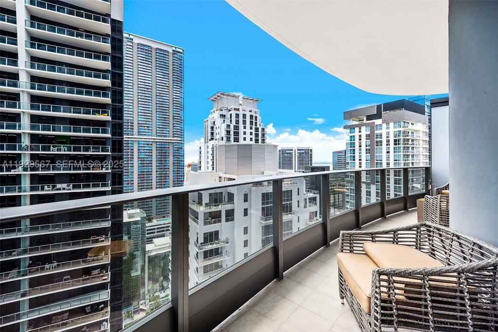 Real estate property located at 1000 Brickell Plz #4005, Miami-dade, Brickell Flatiron Condo, Miami, FL