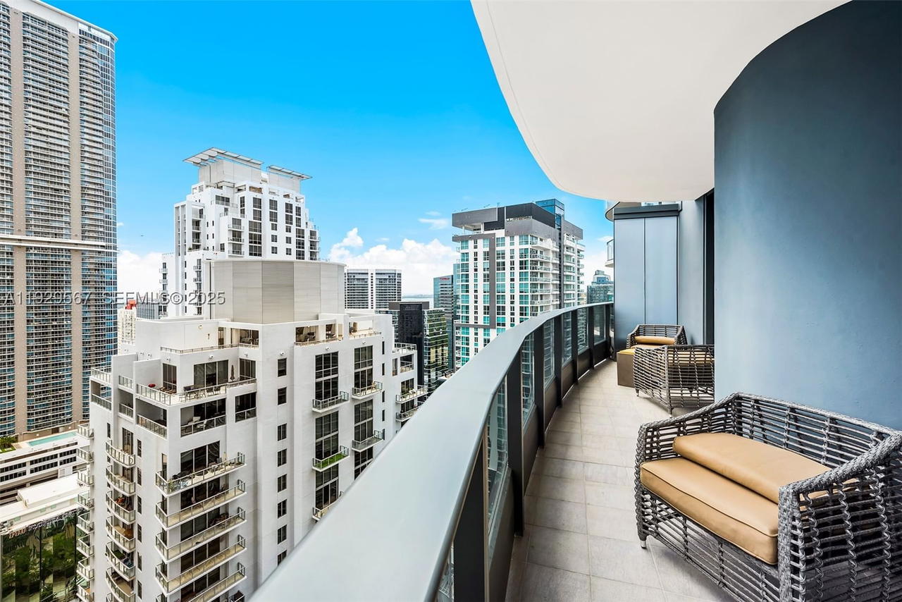 Real estate property located at 1000 Brickell Plz #4005, Miami-dade, Brickell Flatiron Condo, Miami, FL