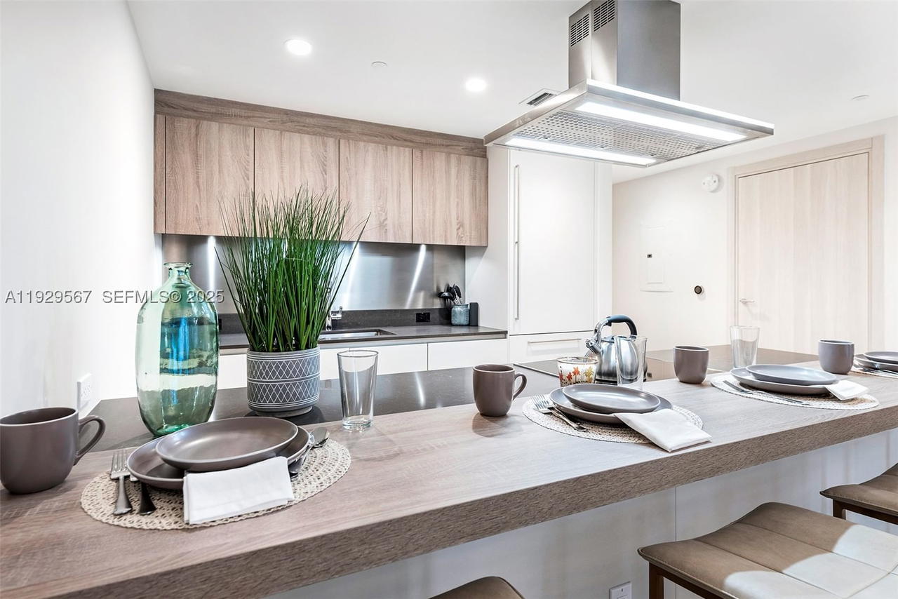 Real estate property located at 1000 Brickell Plz #4005, Miami-dade, Brickell Flatiron Condo, Miami, FL