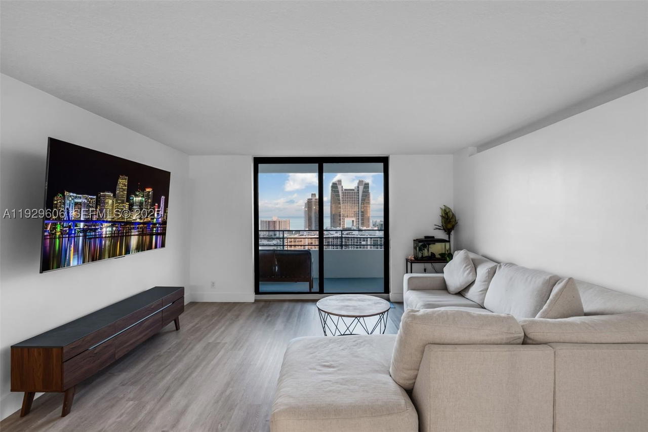 Real estate property located at 2500 Parkview Dr #2102, Broward, Olympus Condo Phase, Hallandale Beach, FL