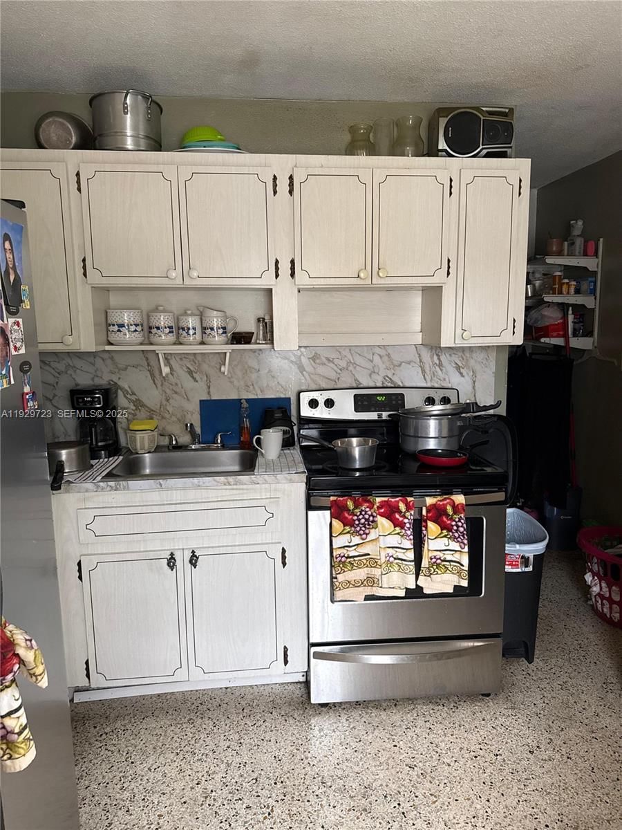 Real estate property located at 2917 23rd Ave, Miami-dade, Glenhaven, Miami, FL