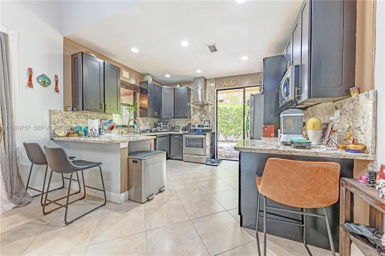 Real estate property located at 8097 Royal Palm Cir, Broward, Villas At Woodmont Tr 73, Tamarac, FL