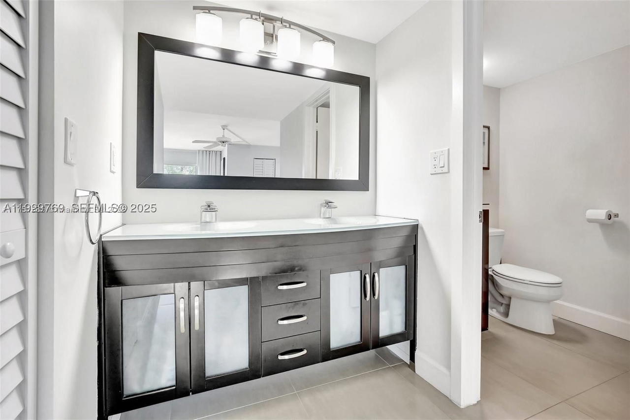 Real estate property located at 3930 Inverrary Blvd #405-D, Broward, 18th Hole At Inverrary Co, Lauderhill, FL