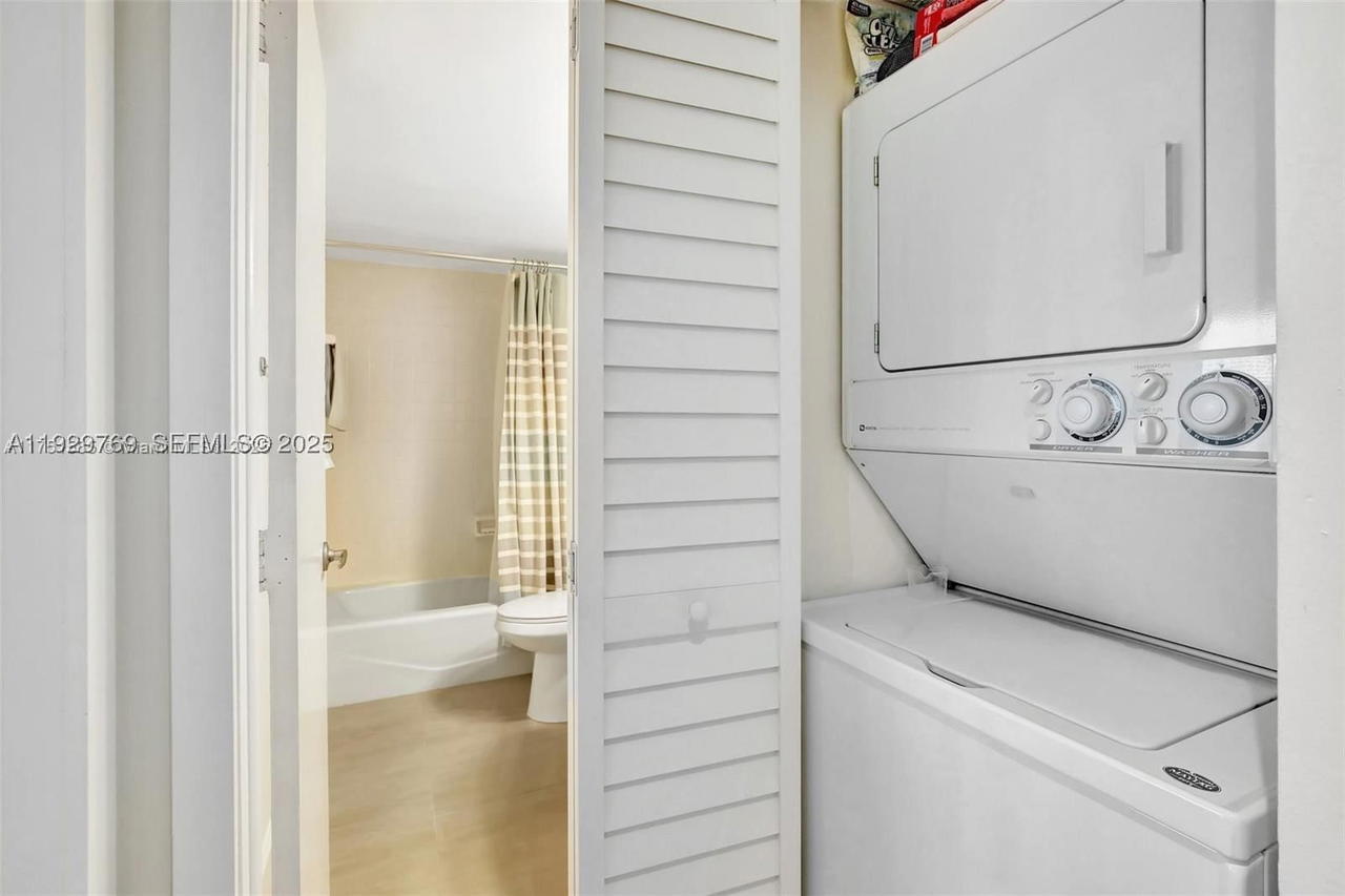Real estate property located at 3930 Inverrary Blvd #405-D, Broward, 18th Hole At Inverrary Co, Lauderhill, FL