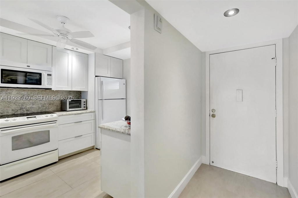 Real estate property located at 3930 Inverrary Blvd #405-D, Broward, 18th Hole At Inverrary Co, Lauderhill, FL