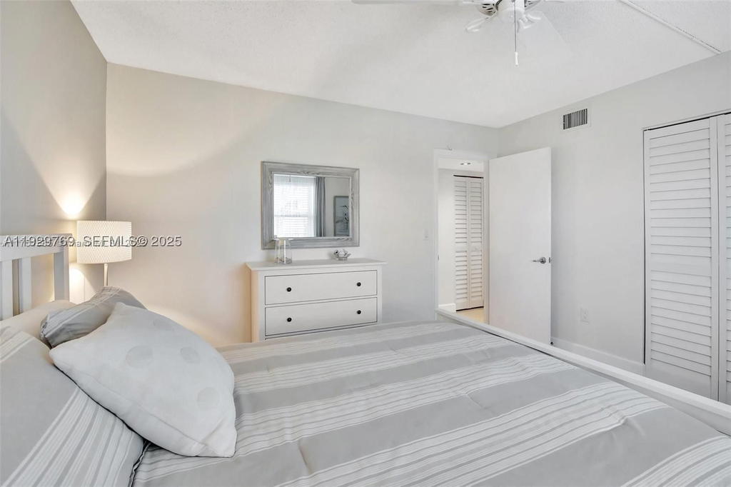 Real estate property located at 3930 Inverrary Blvd #405-D, Broward, 18th Hole At Inverrary Co, Lauderhill, FL