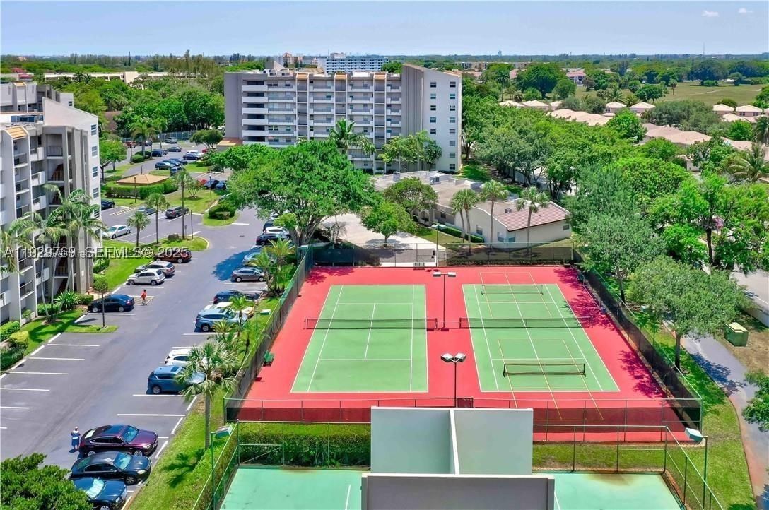 Real estate property located at 3930 Inverrary Blvd #405-D, Broward, 18th Hole At Inverrary Co, Lauderhill, FL