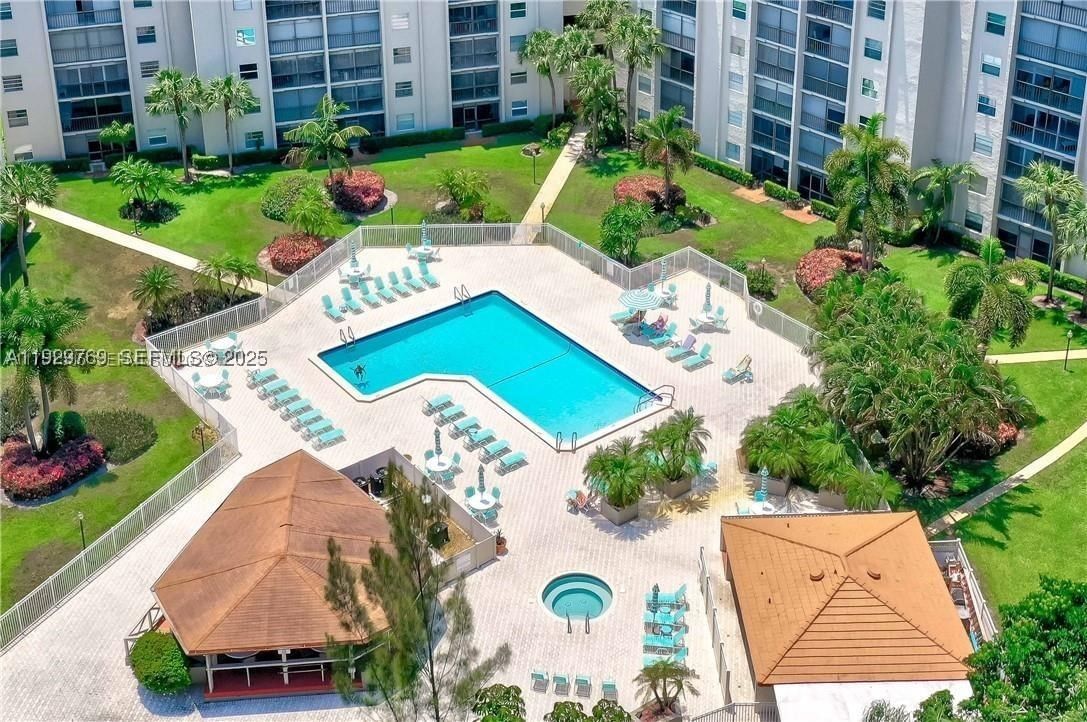 Real estate property located at 3930 Inverrary Blvd #405-D, Broward, 18th Hole At Inverrary Co, Lauderhill, FL