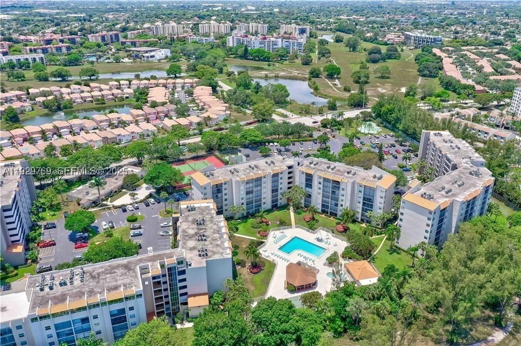 Real estate property located at 3930 Inverrary Blvd #405-D, Broward, 18th Hole At Inverrary Co, Lauderhill, FL