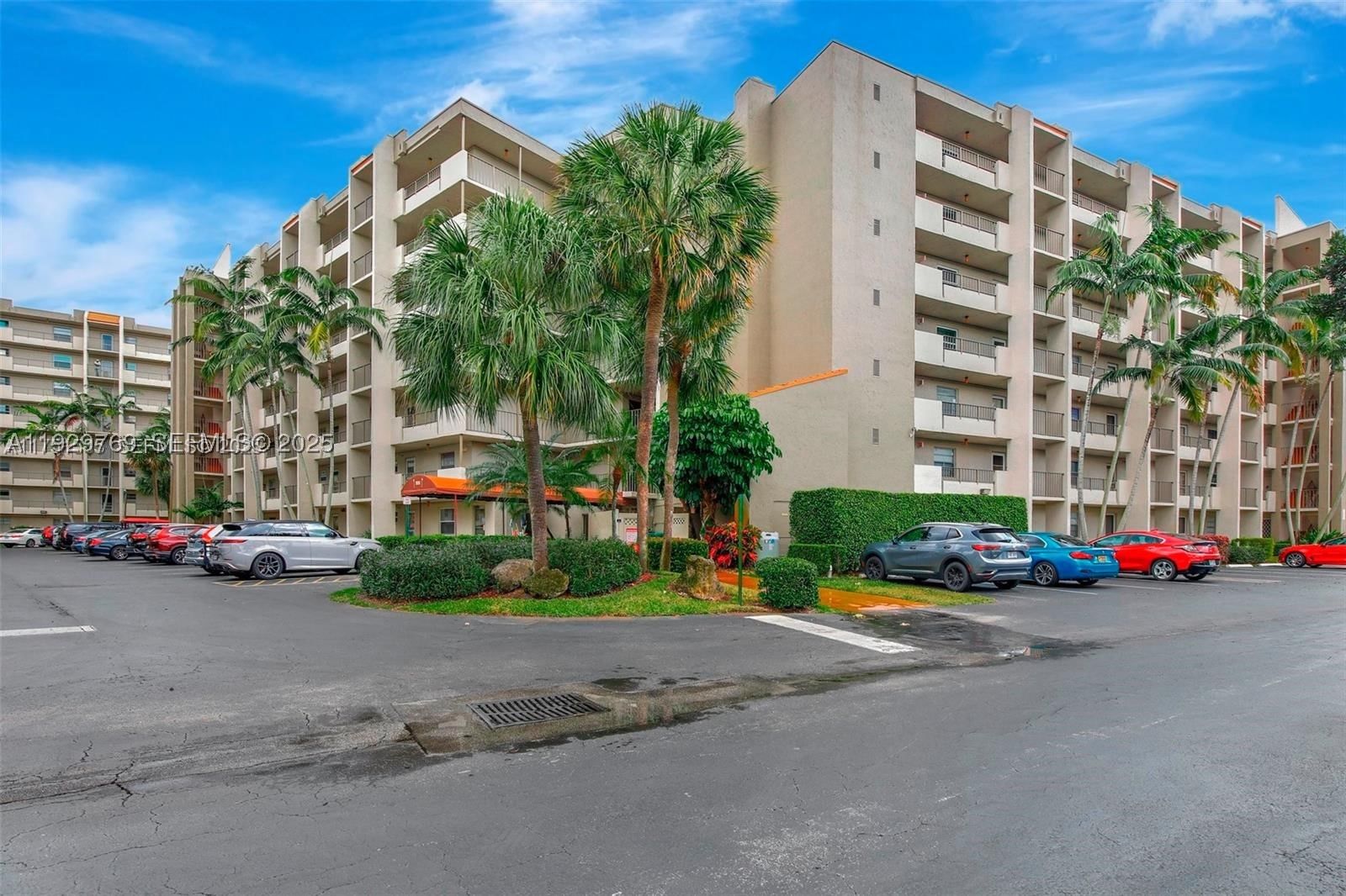 Real estate property located at 3930 Inverrary Blvd #405-D, Broward, 18th Hole At Inverrary Co, Lauderhill, FL