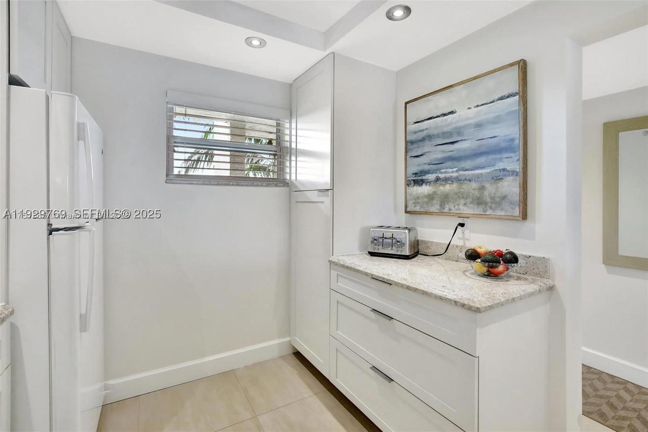 Real estate property located at 3930 Inverrary Blvd #405-D, Broward, 18th Hole At Inverrary Co, Lauderhill, FL