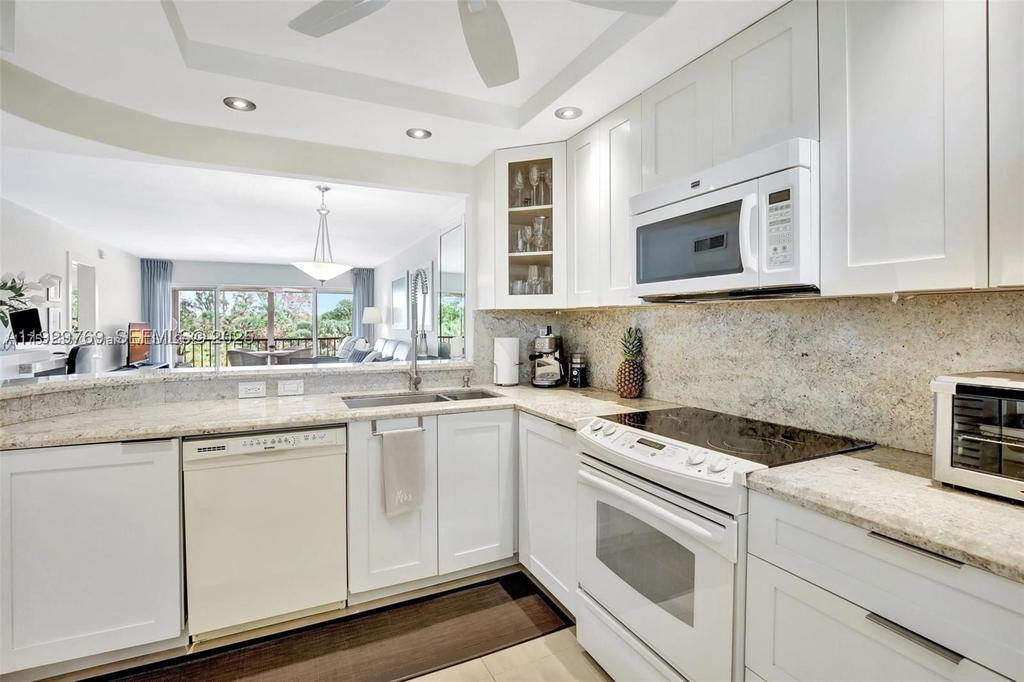 Real estate property located at 3930 Inverrary Blvd #405-D, Broward, 18th Hole At Inverrary Co, Lauderhill, FL