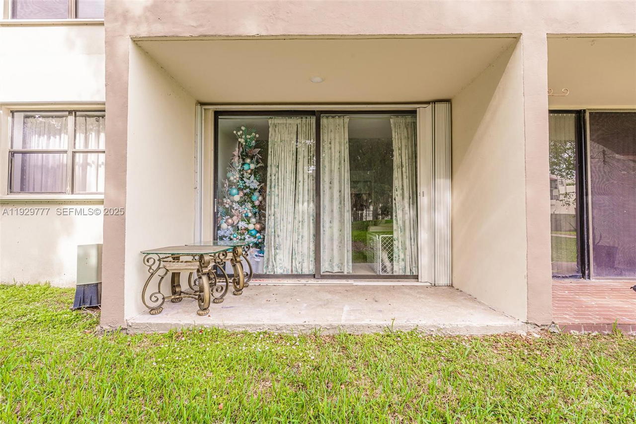 Real estate property located at 8006 149th Ave D109, Miami-dade, Pepermill Kendale Lakes, Miami, FL
