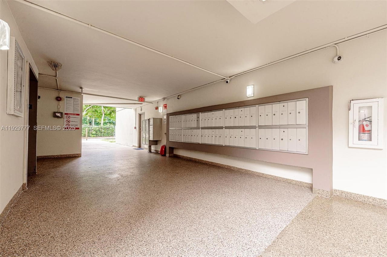 Real estate property located at 8006 149th Ave D109, Miami-dade, Pepermill Kendale Lakes, Miami, FL