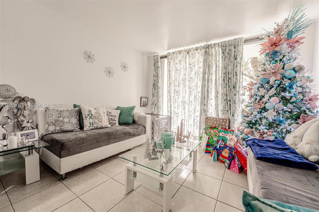 Real estate property located at 8006 149th Ave D109, Miami-dade, Pepermill Kendale Lakes, Miami, FL