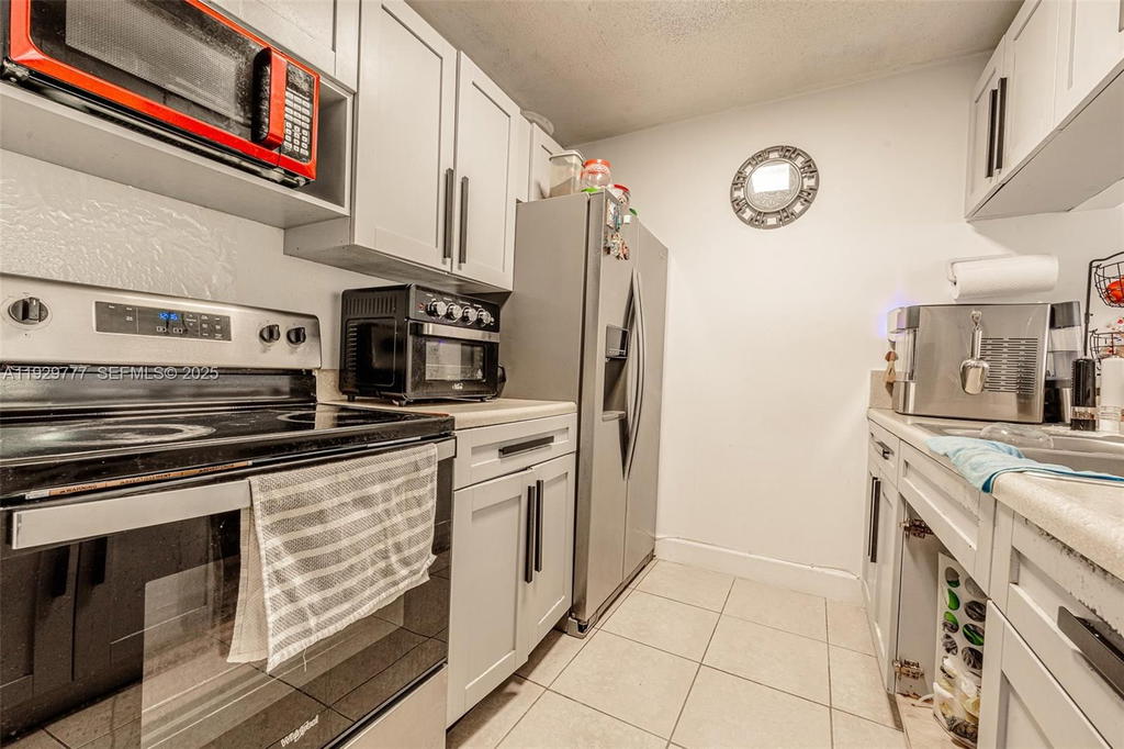 Real estate property located at 8006 149th Ave D109, Miami-dade, Pepermill Kendale Lakes, Miami, FL
