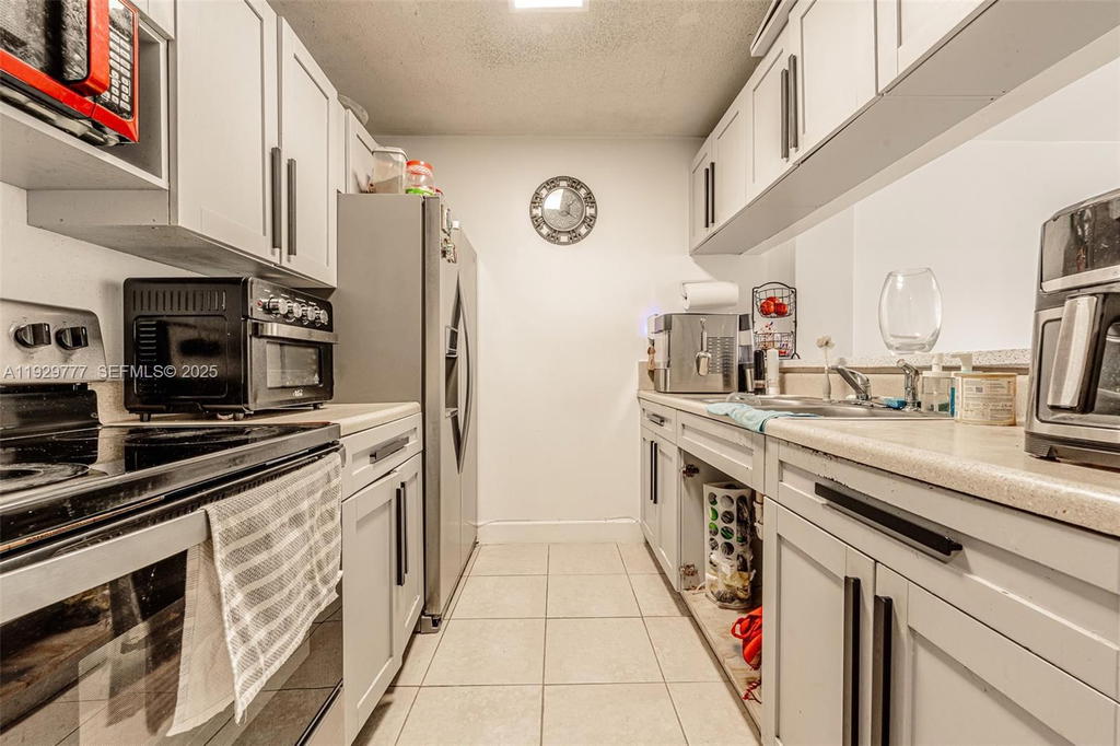 Real estate property located at 8006 149th Ave D109, Miami-dade, Pepermill Kendale Lakes, Miami, FL
