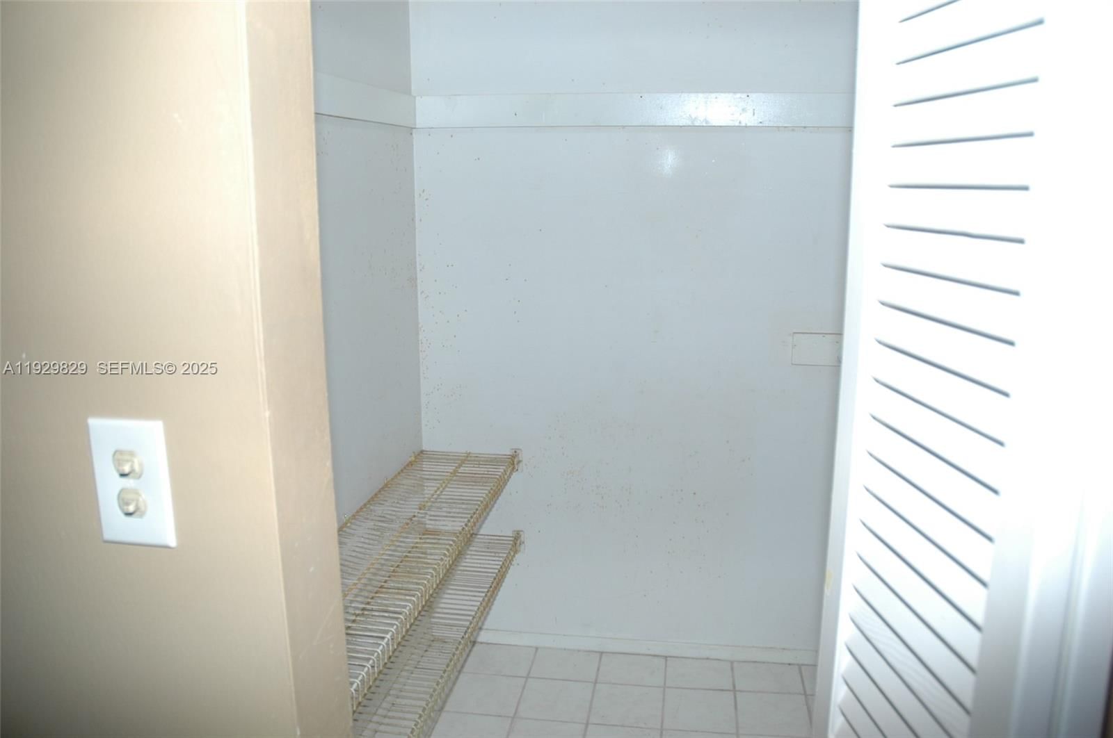 Real estate property located at 5300 Washington St F119, Broward, Beverly Hills Condo Numbe, Hollywood, FL