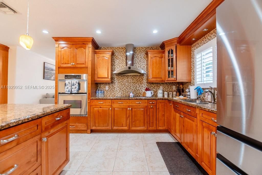 Real estate property located at 6541 Lake Como Ter, Miami-dade, Miami Lakes Sec One, Miami Lakes, FL