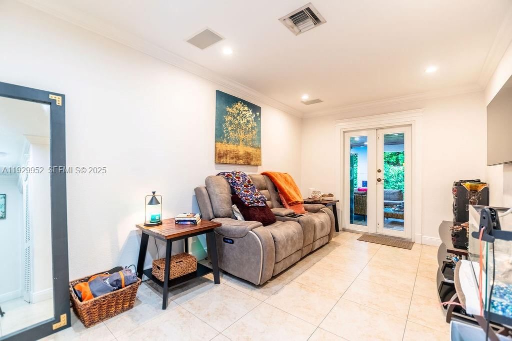 Real estate property located at 6541 Lake Como Ter, Miami-dade, Miami Lakes Sec One, Miami Lakes, FL