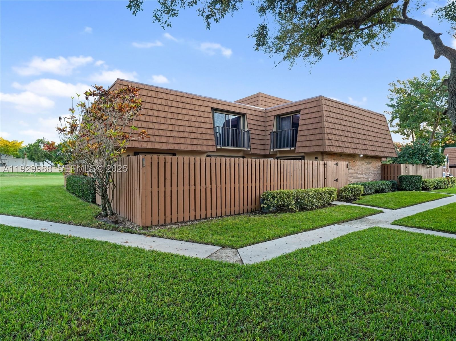 Real estate property located at 2565 Garden Ct, Broward, Rock Creek Phase Two, Cooper City, FL