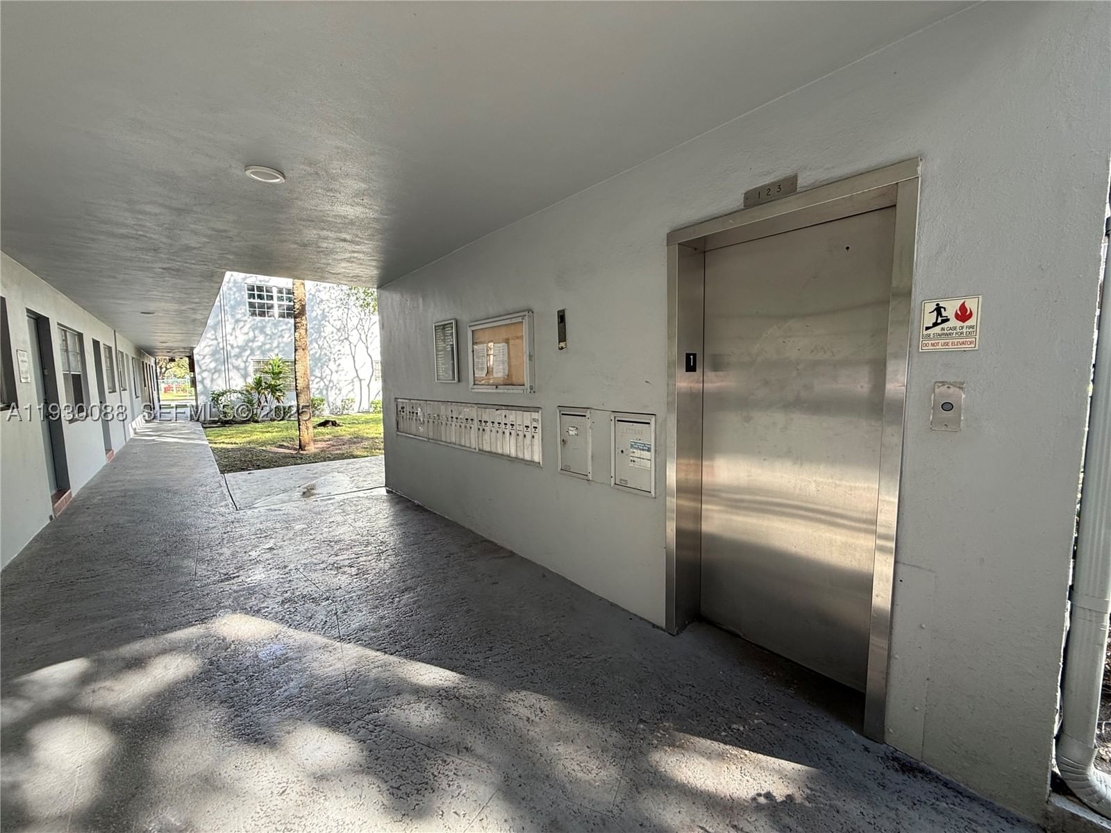 Real estate property located at 900 Tallwood Ave #306, Broward, Arrowwood, Hollywood, FL