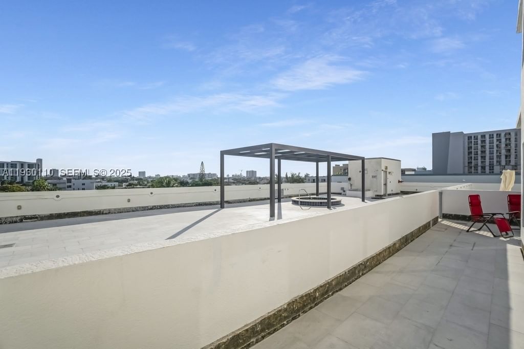 Real estate property located at 10 South River Dr #608, Miami-dade, Neo Condo, Miami, FL
