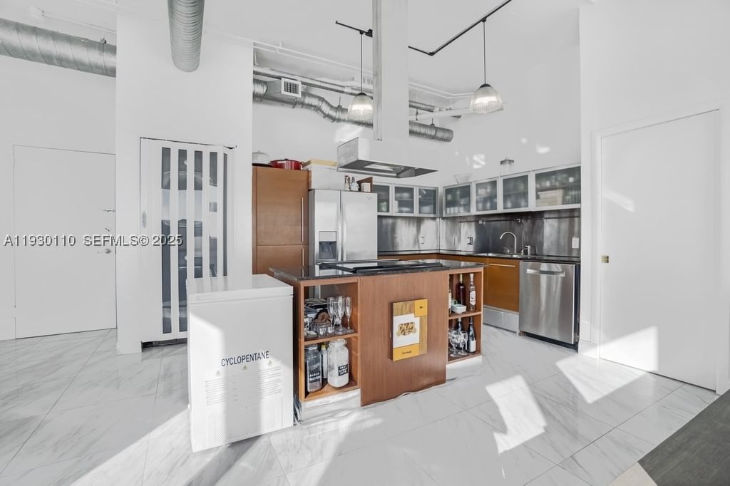 Real estate property located at 10 South River Dr #608, Miami-dade, Neo Condo, Miami, FL