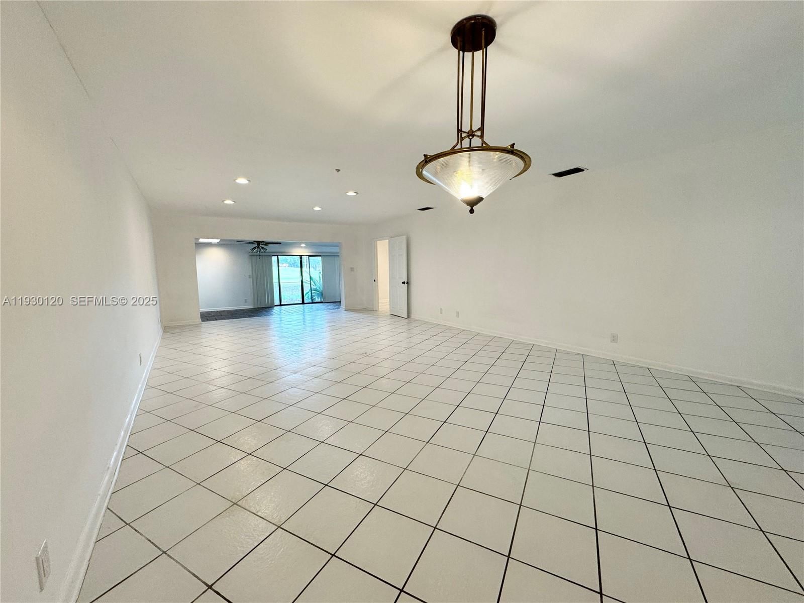 Real estate property located at 2001 Saint Andrews Rd #121, Broward, Townhouses Of Emerald Hil, Hollywood, FL