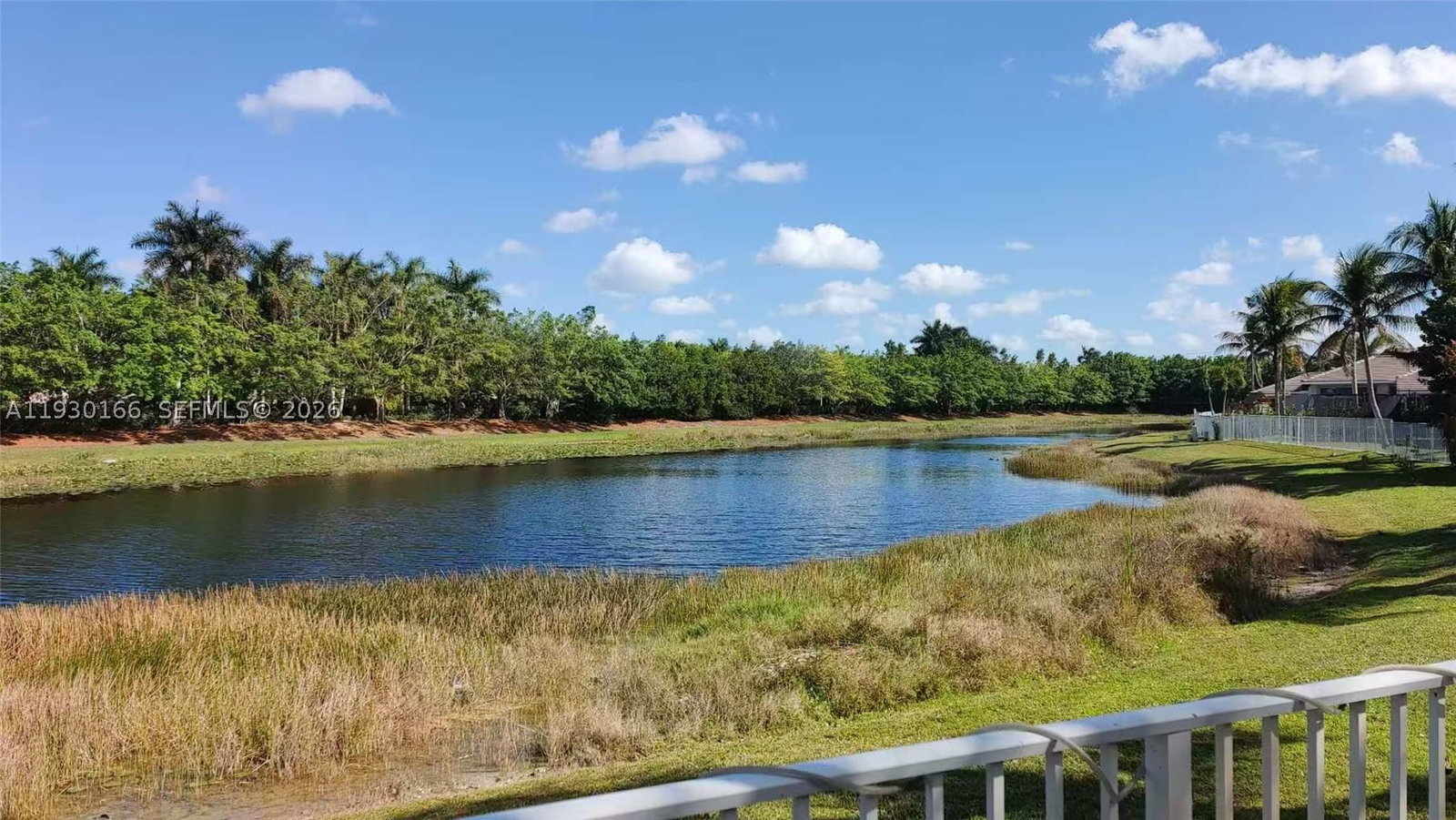 Real estate property located at 1035 Waterside Cir, Broward, Sector 2-parcels 9 & 10, Weston, FL